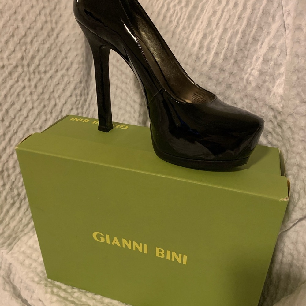 Gianni Bini platform 4 inch heel